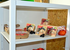 Verschillende soorten bio bessen op de stand van Bionest